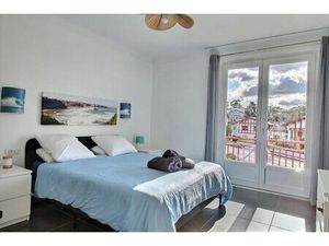 Grande maison basque avec Appt et boutique