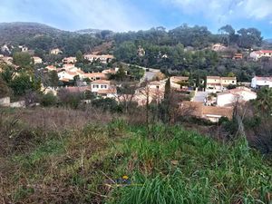 Vente terrain 1835 m² à Allauch (13190)  380 000 €