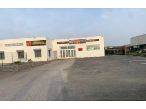 Location locaux professionnels 350 m² à Montdidier (80500)  1 800 €