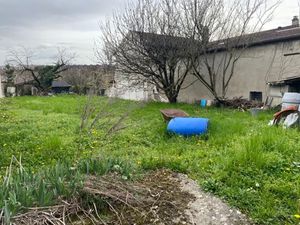 Vente terrain 470 m² à Bourgoin-Jallieu (38300)  140 000 €