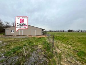 Vente terrain 45000 m² à Moulins (03000)  100 000 €