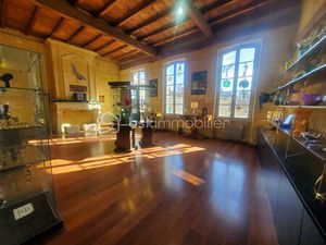 Local d'activités de 80 m² à Saint-Emilion