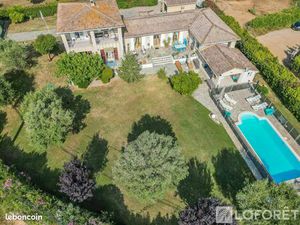 Maison 6 pièces 220 m²