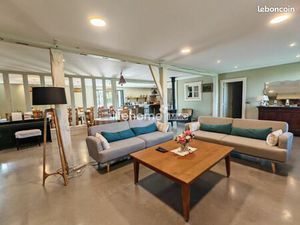 Propriété 7 pièces 280 m²