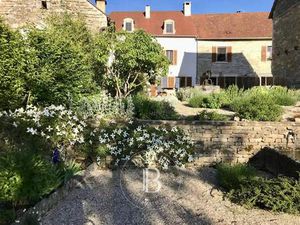 Maison à vendre 13 Pièces 350 m2 Mont-Saint-Jean Bourgogne - 730 000 €