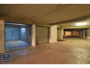 Parking à louer 13.66 m² - Royan (17) - 140€