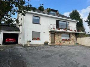 Grande maison sur 1 hectare de terrain