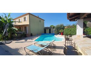 Vente villa 5 pièces 122 m² à Clarensac (30870)  447 200 €