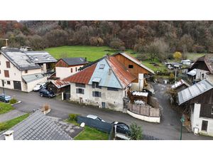 Maison mitoyenne avec jardin