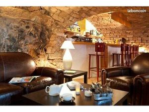 Local hôtel  restaurant 2 500 m²