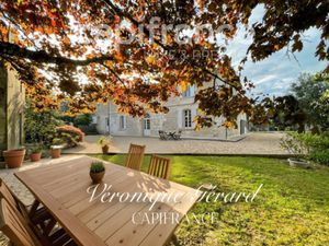 Propriété à vendre CURSAN 7 pièce(s) 255m2 830 000€