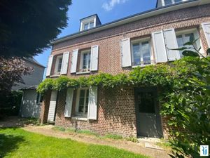 Location meublée maison 6 pièces 145 m² à Bois-Guillaume (76230)  1 590 €