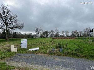 Terrain 647 m² MECE