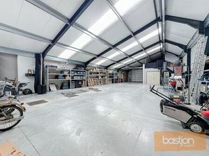 Loods met mogelijkheid van 135m² tot 180 m²
