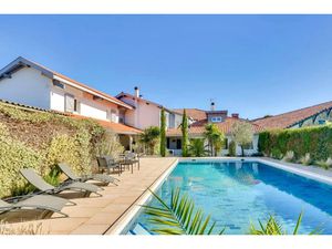 Vente maison 8 pièces 295 m² à Saint-Etienne-d'Orthe (40300)  697 000 €