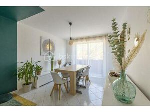 MAISON DE VILLE  JARDIN  GARAGE