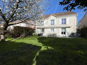 Vente maison 8 pièces 215 m² à Férolles-Attilly (77150)  569 000 €