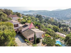 Vente maison 6 pièces 180 m² à Cavalaire-sur-Mer (83240)  1 250 000 €