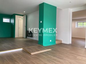 Location locaux professionnels 59.35 m² à Guerande (44350)  880 €