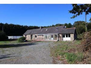 Vente Maison Piscine à Trébrivan (22340) : à vendre Piscine / 121m² Trébrivan