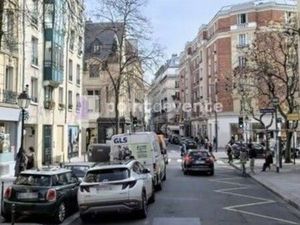 Service immobilier 58 m²