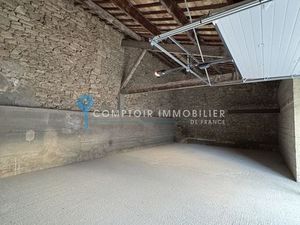 Parking/box 87 m² Vergèze