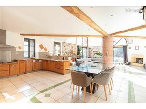 Maison 5 pièces 240 m²