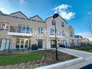 Plaisir Gâtines : Studio loué MEUBLÉ avec terrasse et parking privatif