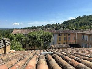 Vente appartement 2 pièces 63m2 Cotignac 83570 - 126300 € - Surface Privée