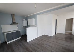 La Charité-Sur-Loire : grand appartement à louer