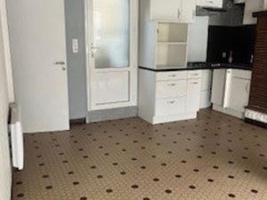 Dans village à 10minutes de Lourdes  maison T3 d'environ 57m