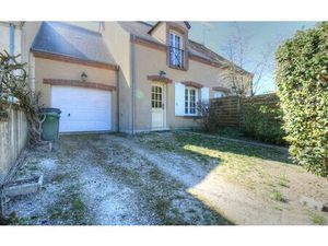 Location maison  m² T-4 à Quiers-sur-Bézonde  760 €