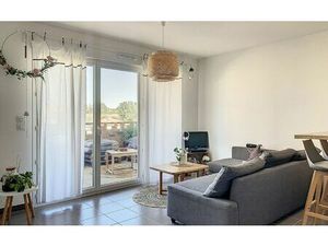 Location appartement  m² T-2 à Saint-Cannat  685 €