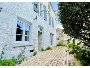 Vente maison 7 pièces Port-d'Envaux 17350 - 399000 € - Surface Privée