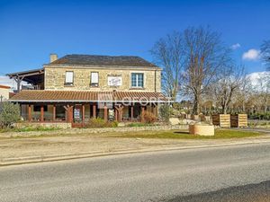 Vente locaux professionnels 250 m² à Doué-en-Anjou (49700)  294 250 €