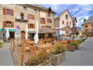 Vente locaux professionnels 155 m² à Le Monêtier-les-Bains (05220)  599 500 €