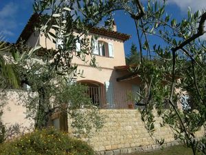 Location meublée maison 4 pièces 110 m² à Le Tignet (06530)  2 010 €