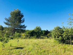 Terrain à Bâtir à Claret - Idéal pour votre Projet de Construction !