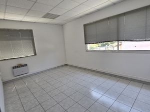 Location bureaux de 71m2 avec parking à Clermont l'Hérault