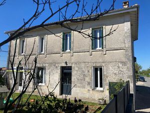 Vente maison 4 pièces 198 m² Montils (17800)