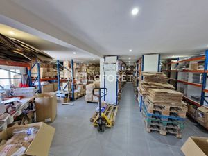 Location locaux professionnels 160 m² à Moret-Loing-et-Orvanne (77250)  2 525 €