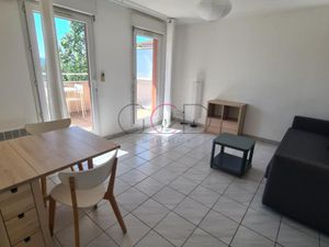 STUDIO MEUBLE AVEC TERRASSE