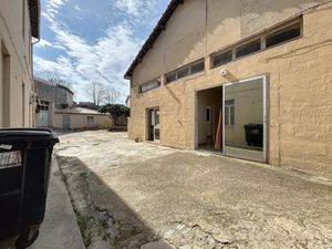 Location locaux professionnels 190.23 m² à Marseille 9ème (13009)  1 350 €