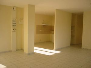 Location appartement 3 pièces 77 m² à Leyme (46120)  650 €