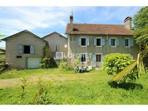 Vente maison 8 pièces 166m2 Orthez 64300 - 138500 € - Surface Privée