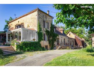 Maison 13 pièces 320 m²