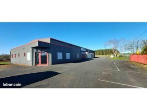 Local industriel 950 m²