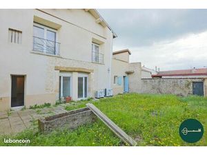 Maison 7 pièces 218 m²