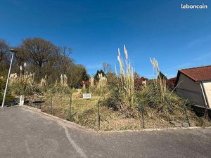 Terrain 645 m² LAPUGNOY