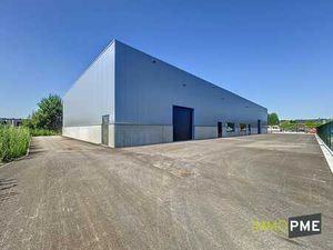 Entrepôts neufs immédiatement disponibles